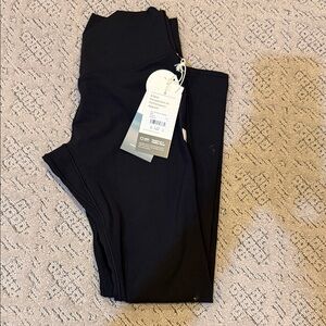Vouri NWT all the form leggings black size small